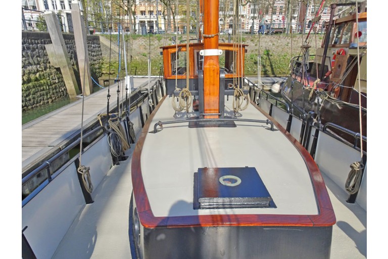 Cutter 14.95 sailing Live Aboard