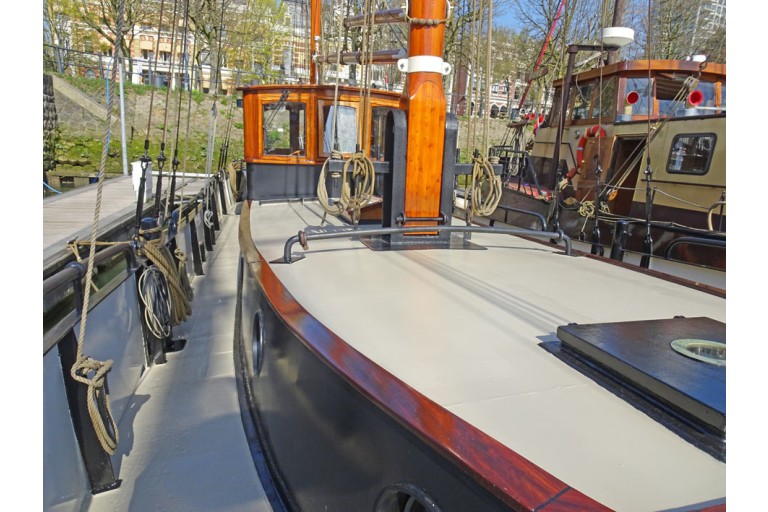 Cutter 14.95 sailing Live Aboard