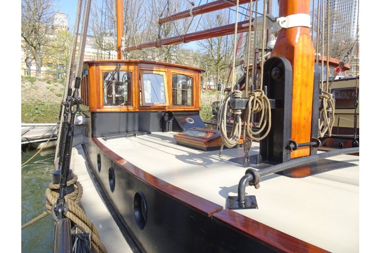 Cutter 14.95 sailing Live Aboard