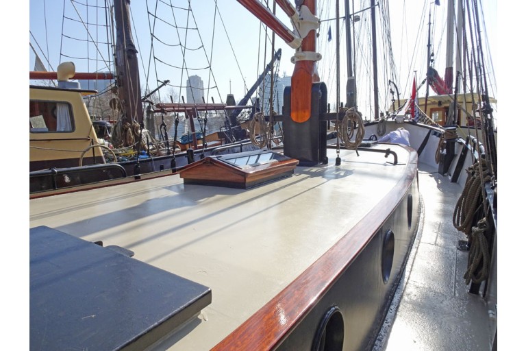 Cutter 14.95 sailing Live Aboard