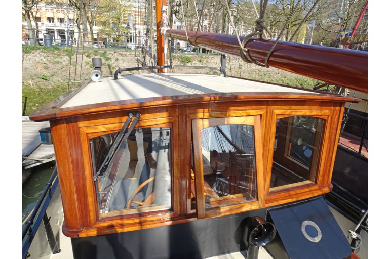 Cutter 14.95 sailing Live Aboard