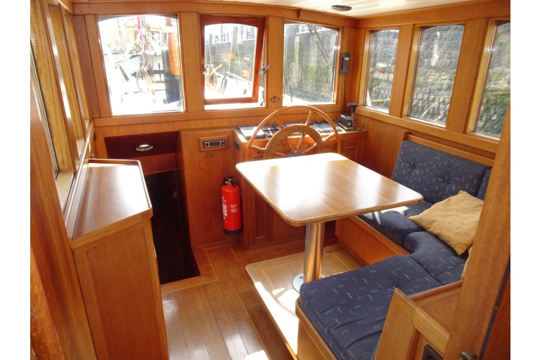 Cutter 14.95 sailing Live Aboard