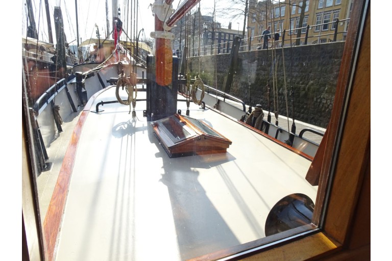 Cutter 14.95 sailing Live Aboard