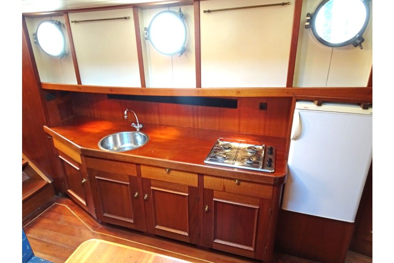 Cutter 14.95 sailing Live Aboard