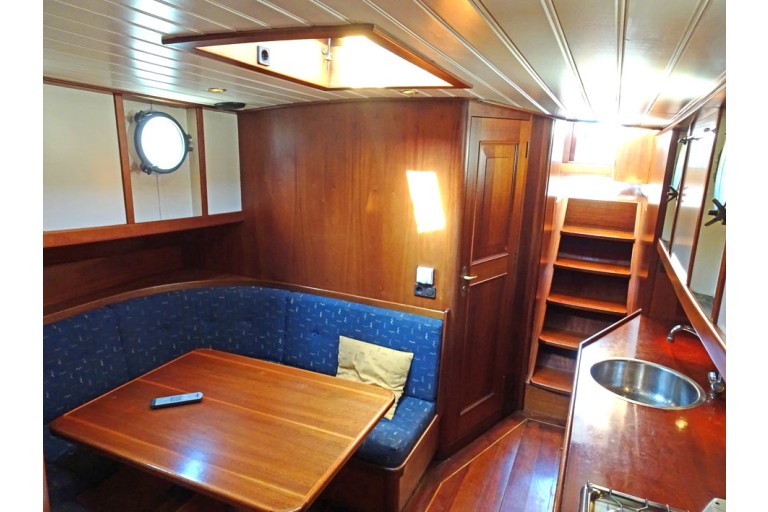 Cutter 14.95 sailing Live Aboard