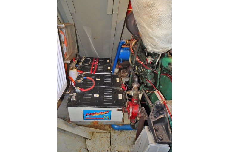 Cutter 14.95 sailing Live Aboard