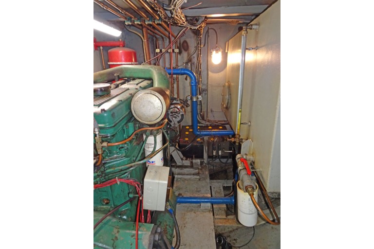 Cutter 14.95 sailing Live Aboard