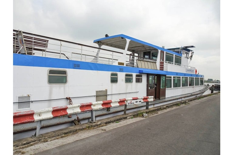 Day Passenger ship 120 pax /  Live Aboard barge