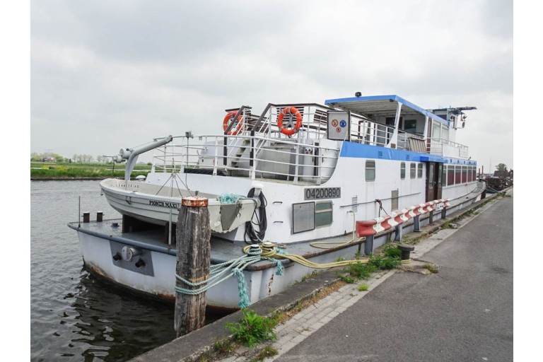 Day Passenger ship 120 pax /  Live Aboard barge