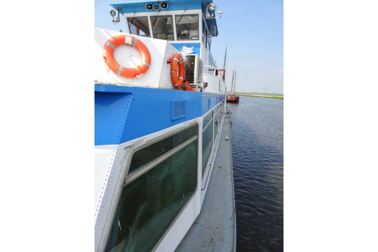 Day Passenger ship 120 pax /  Live Aboard barge