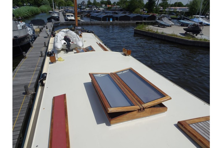Peniche Hollandaise 22.20 / Motortjalk avec certificat