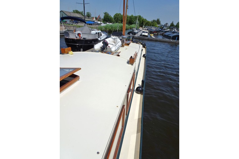 Peniche Hollandaise 22.20 / Motortjalk avec certificat
