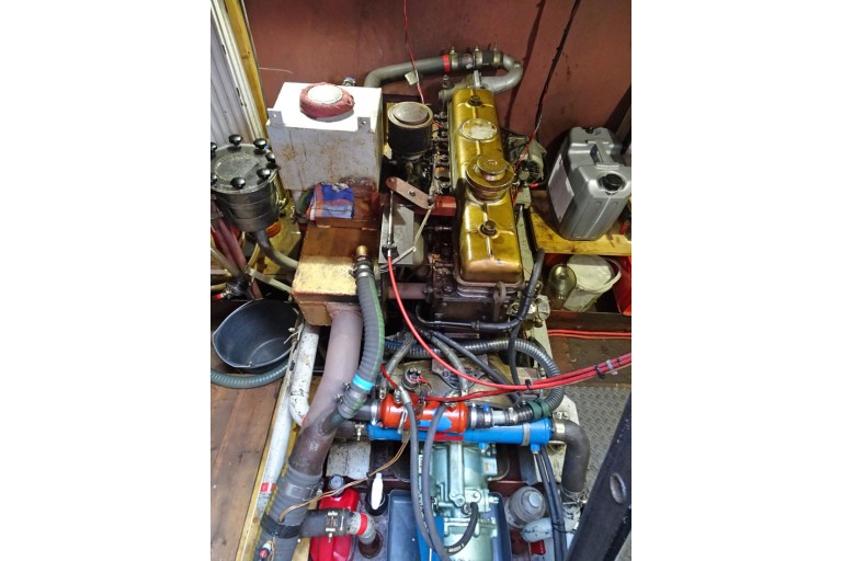Peniche Hollandaise 22.20 / Motortjalk avec certificat