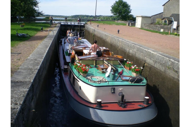 Luxe Motor 24.10 with TRIWV