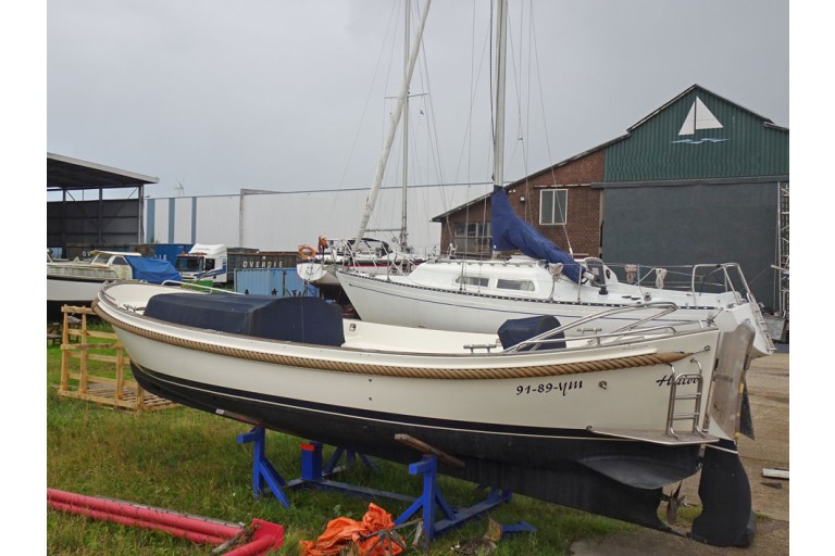 Jan van Gent 10.35 cabin