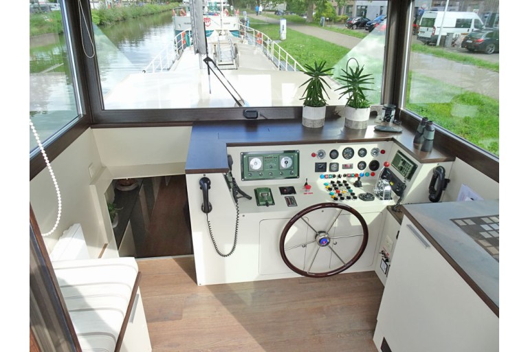 Dutch Barge / Katwijker 25.38 with TRIWV