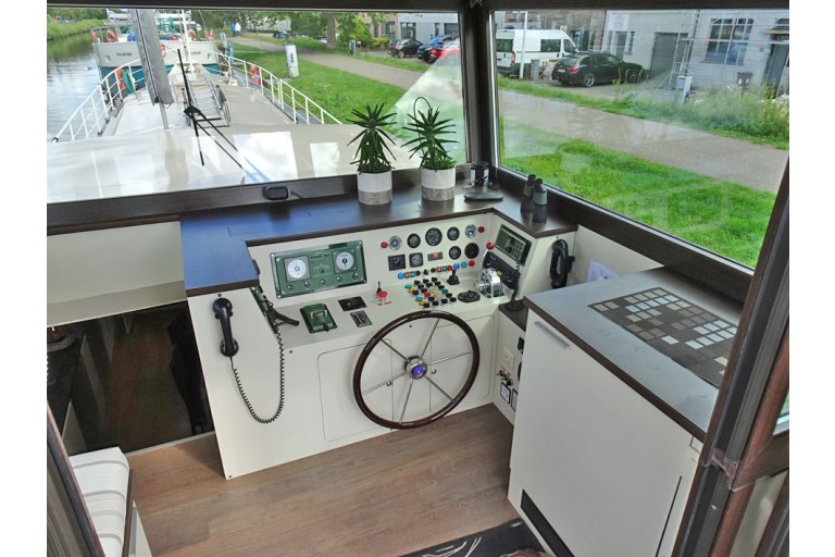 Dutch Barge / Katwijker 25.38 with TRIWV