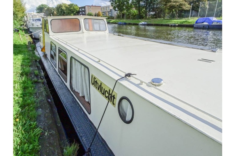 Dutch Barge 15.22