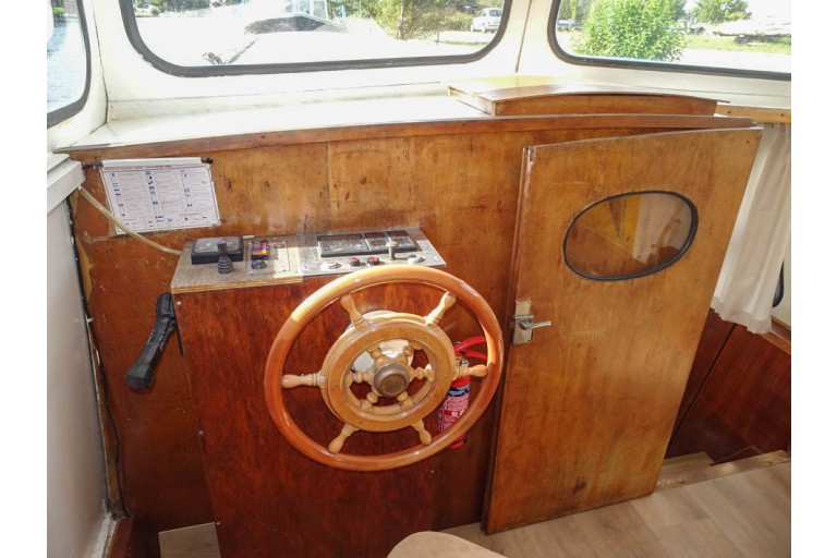 Dutch Barge 15.22