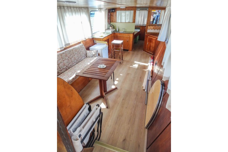 Dutch Barge 15.22