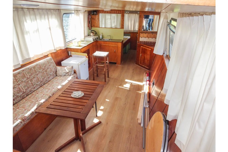 Dutch Barge 15.22
