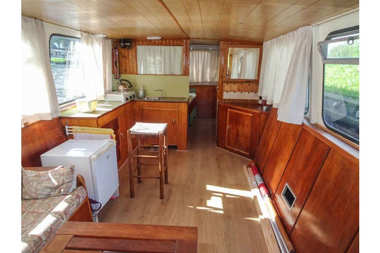 Dutch Barge 15.22