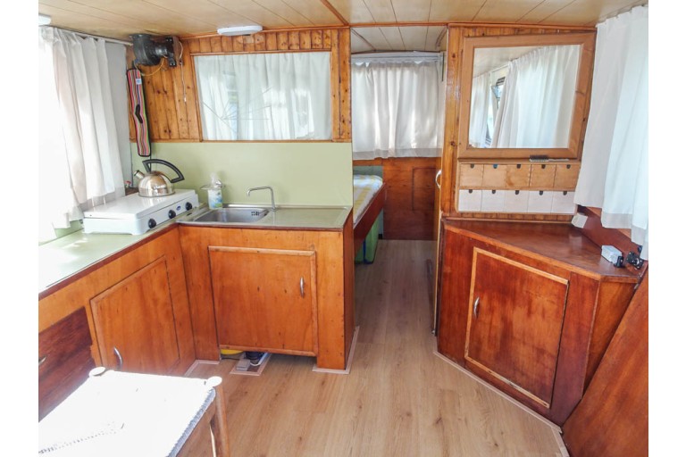Dutch Barge 15.22