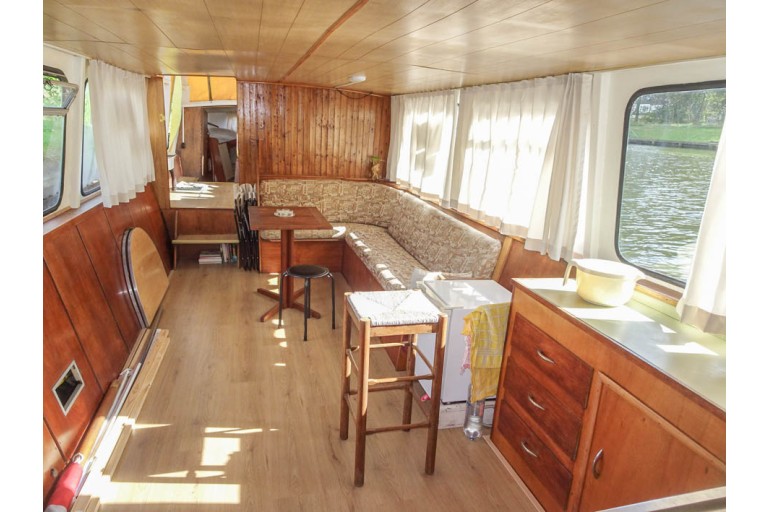 Dutch Barge 15.22