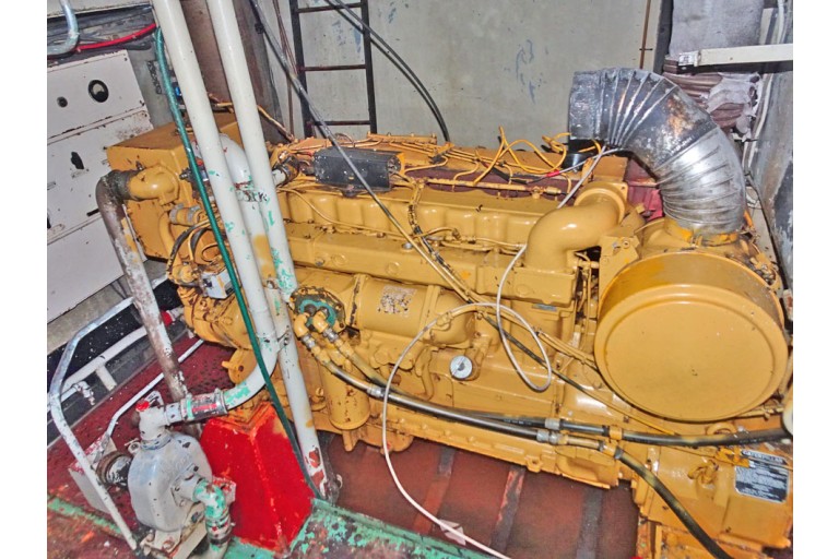 Luxe Motor 24.95 hull with ES-TRIN