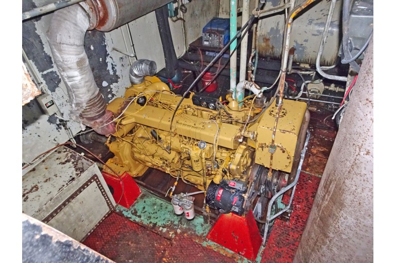 Luxe Motor 24.95 hull with ES-TRIN