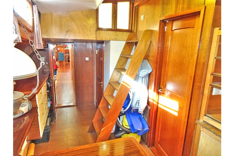 Dutch Barge 24.72 with TRIWV