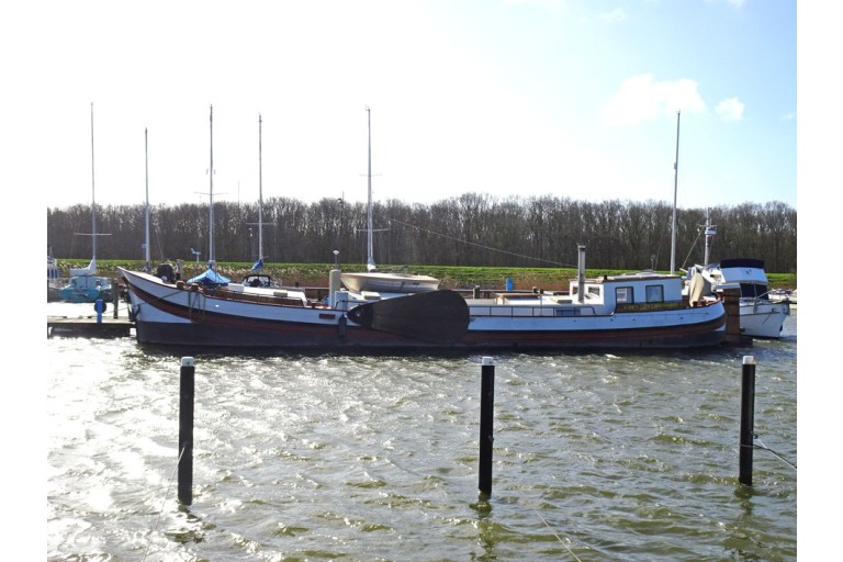 Dutch Barge 24.72 with TRIWV