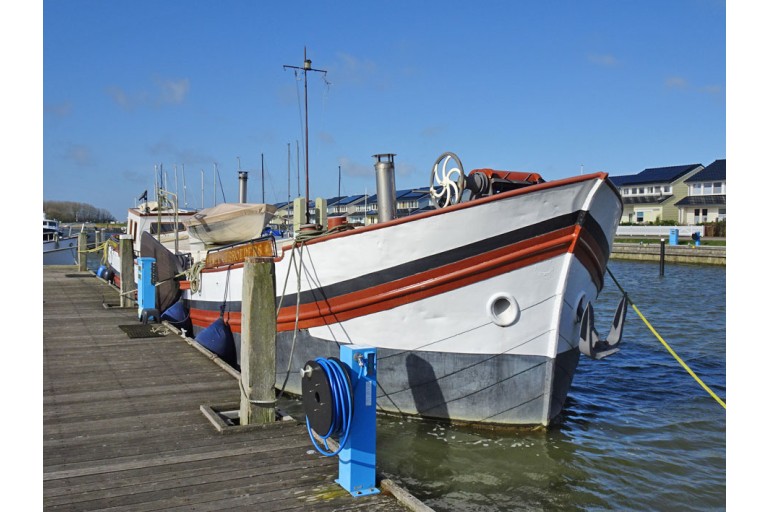 Dutch Barge 24.72 with TRIWV