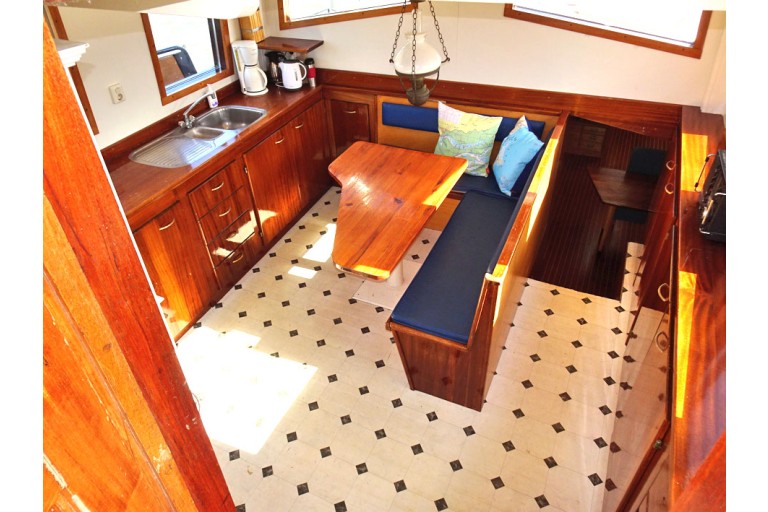 Dutch Barge 24.72 with TRIWV
