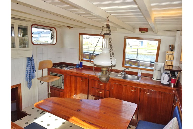 Dutch Barge 24.72 with TRIWV