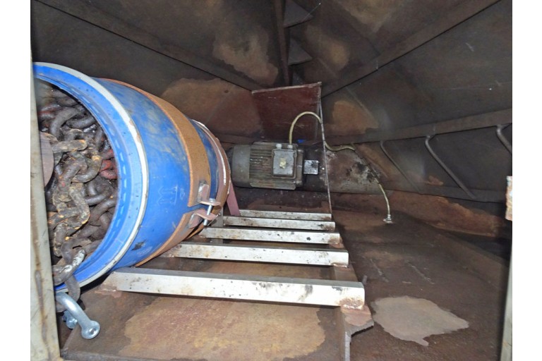 Sailing Live Aboard hull with TRIWV