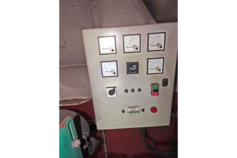 Sailing Live Aboard hull with TRIWV