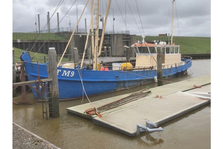 Sailing Live Aboard hull with TRIWV