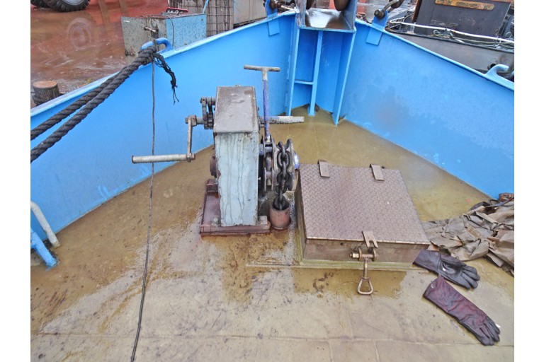 Sailing Live Aboard hull with TRIWV