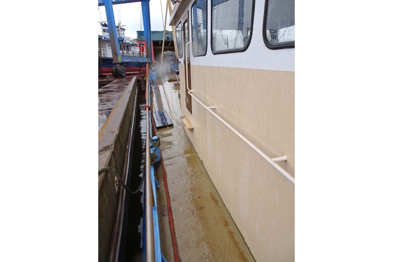 Sailing Live Aboard hull with TRIWV