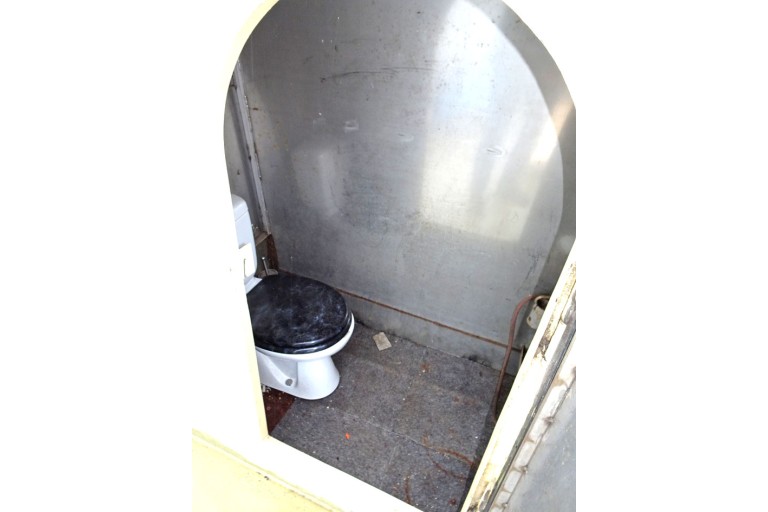 Sailing Live Aboard hull with TRIWV