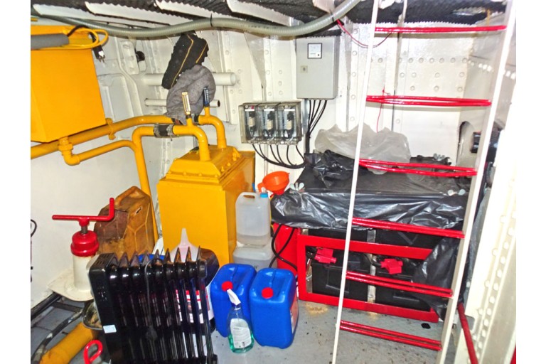 Peniche Hollandaise 27.05 avec certificat Luxe Motor