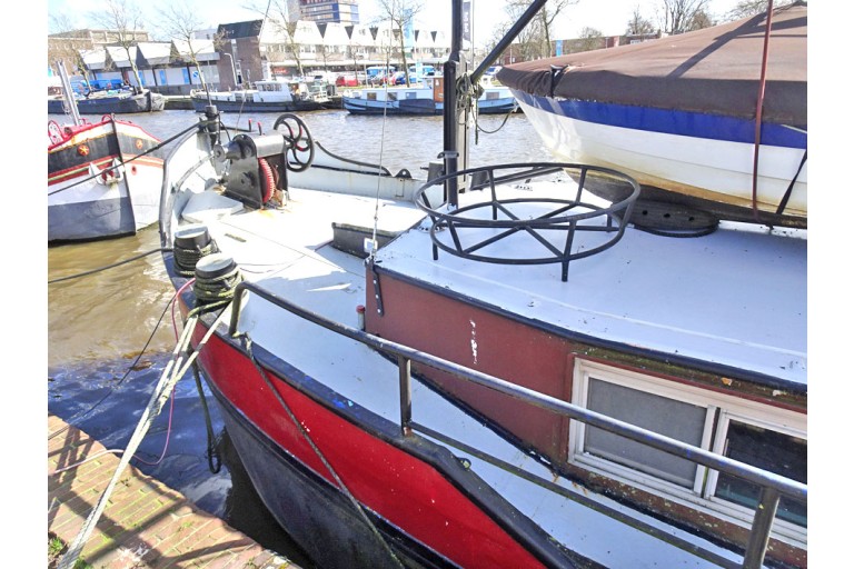 Peniche Hollandaise 27.05 avec certificat Luxe Motor