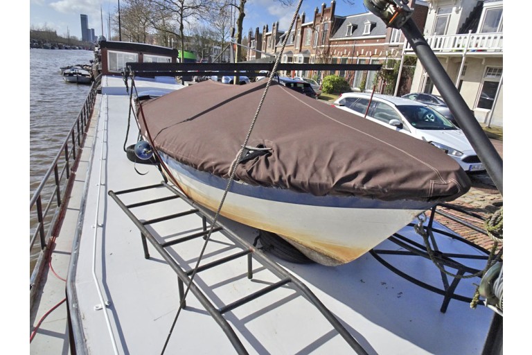 Peniche Hollandaise 27.05 avec certificat Luxe Motor