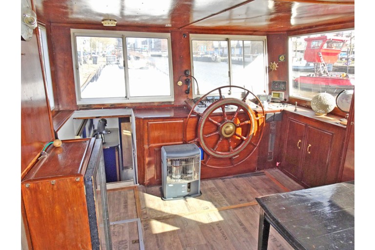 Peniche Hollandaise 27.05 avec certificat Luxe Motor