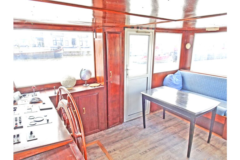 Peniche Hollandaise 27.05 avec certificat Luxe Motor