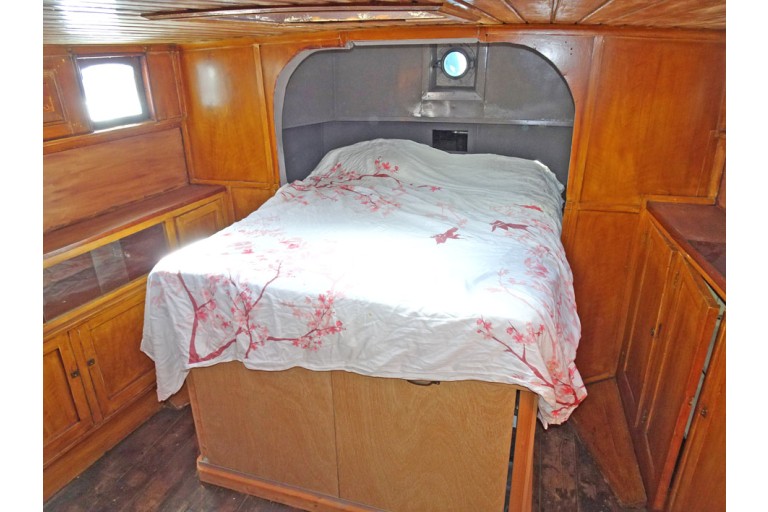 Peniche Hollandaise 27.05 avec certificat Luxe Motor