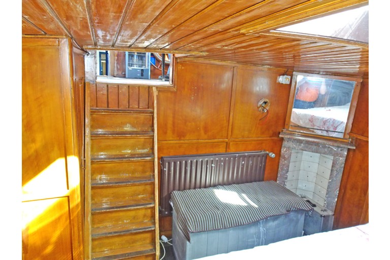 Peniche Hollandaise 27.05 avec certificat Luxe Motor