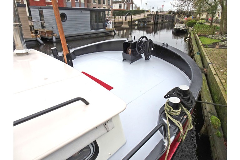 Dutch Barge 20.28 with TRIWV