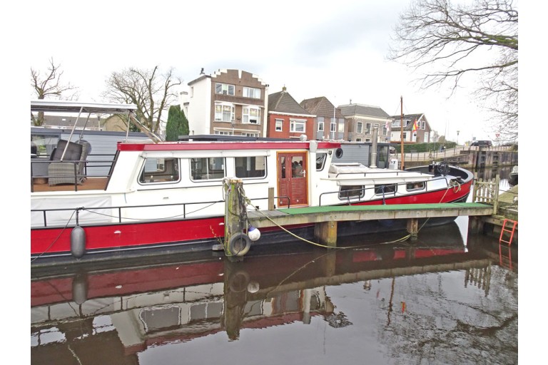 Dutch Barge 20.28 with TRIWV